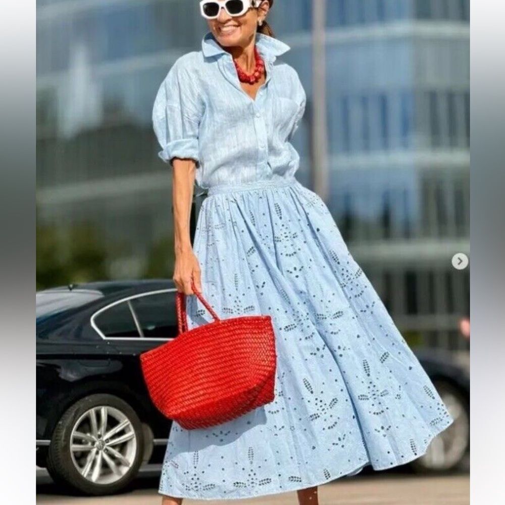 ZARA WOMAN ZW COLLECTION SKIRT WITH CUTWORK EMBROIDERY SKY BLUE